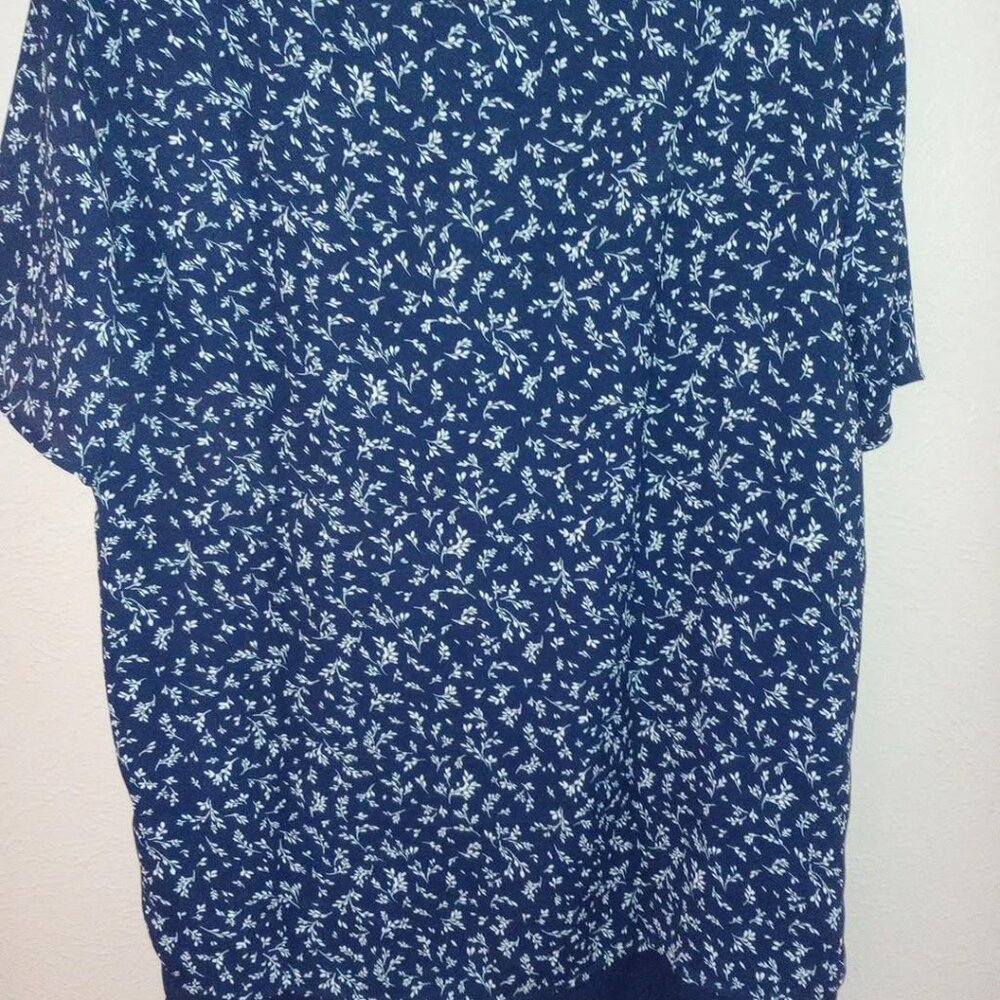 Hilary Radley Women's Size Medium Navy Floral Short Sleeve Blouse Top NWT - Picture 5 of 5